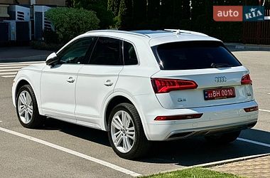 Внедорожник / Кроссовер Audi Q5 2018 в Киеве