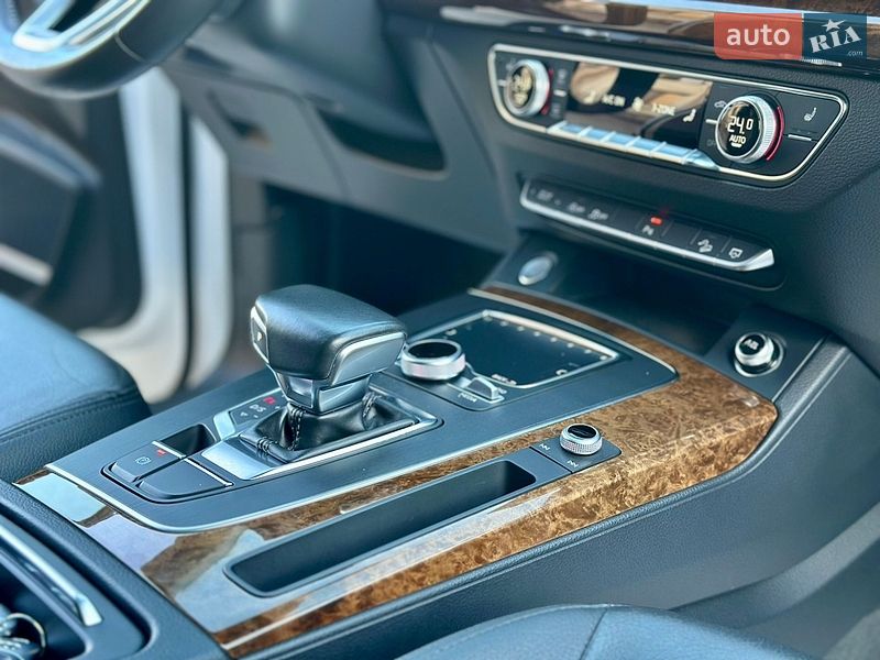 Внедорожник / Кроссовер Audi Q5 2018 в Киеве