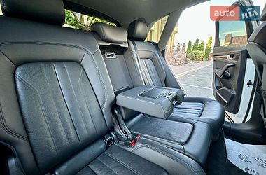 Внедорожник / Кроссовер Audi Q5 2018 в Киеве