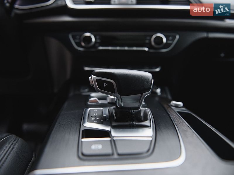 Внедорожник / Кроссовер Audi Q5 2019 в Тернополе