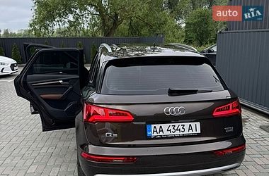 Внедорожник / Кроссовер Audi Q5 2017 в Хмельницком