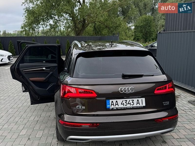Внедорожник / Кроссовер Audi Q5 2017 в Хмельницком