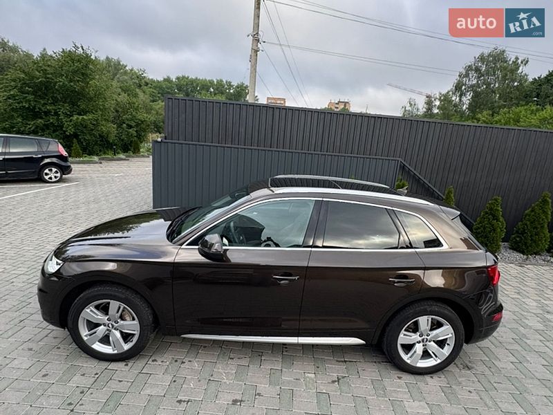 Внедорожник / Кроссовер Audi Q5 2017 в Хмельницком