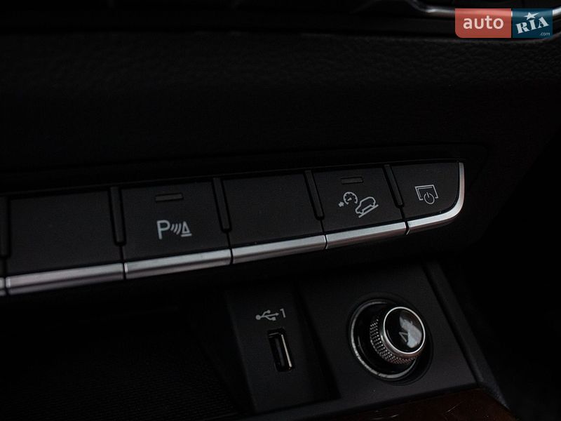 Позашляховик / Кросовер Audi Q5 2018 в Києві