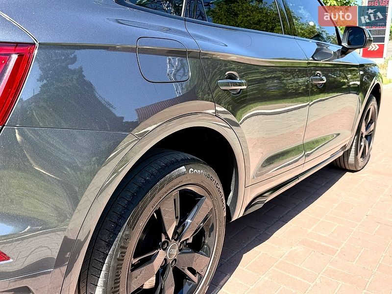 Внедорожник / Кроссовер Audi Q5 2020 в Киеве