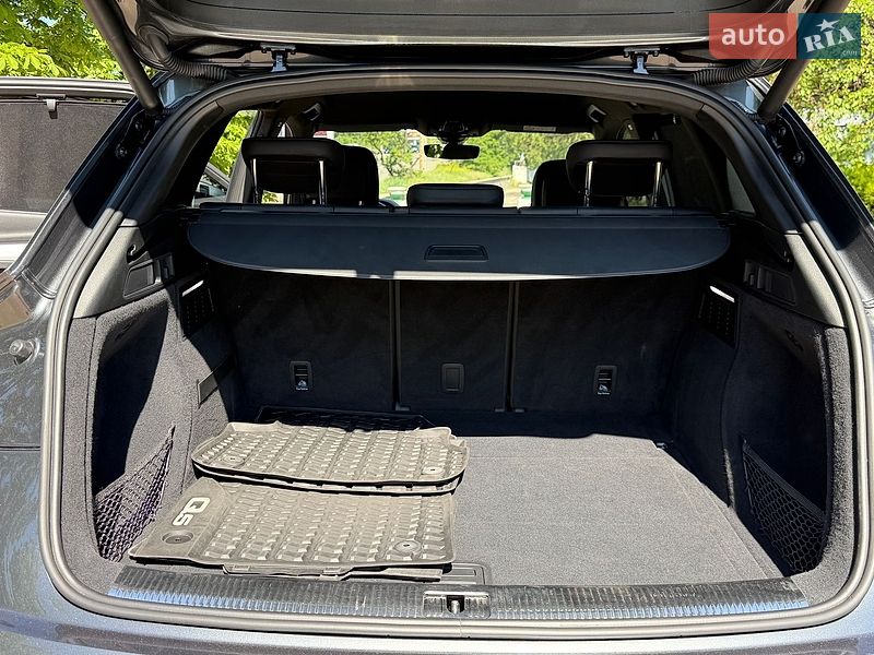 Внедорожник / Кроссовер Audi Q5 2020 в Киеве