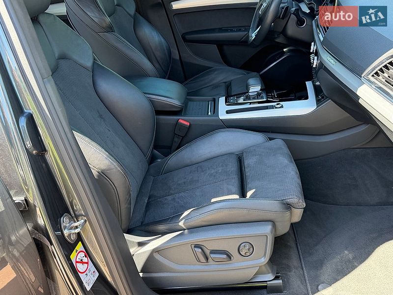 Внедорожник / Кроссовер Audi Q5 2020 в Киеве