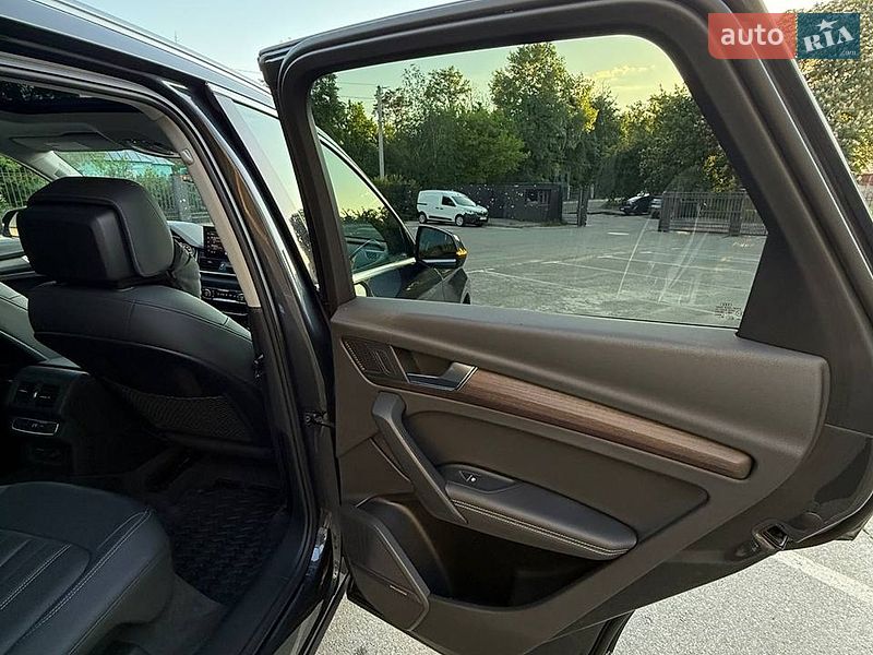 Внедорожник / Кроссовер Audi Q5 2020 в Киеве