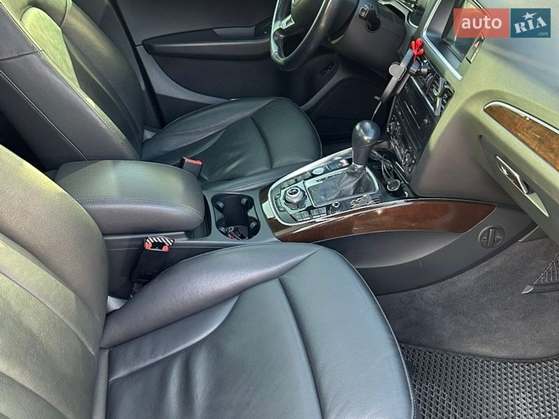 Внедорожник / Кроссовер Audi Q5 2011 в Днепре