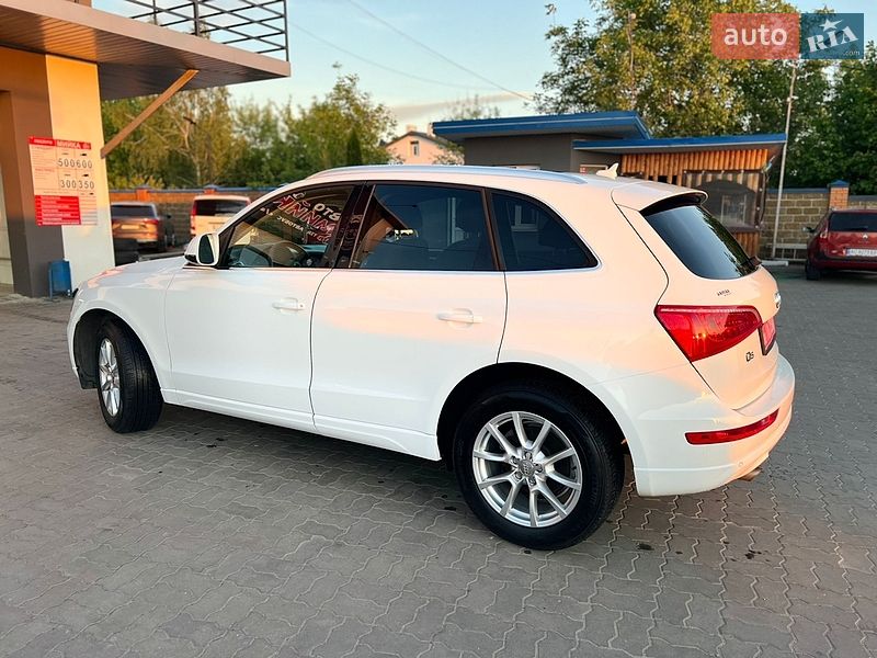 Позашляховик / Кросовер Audi Q5 2012 в Володимирі