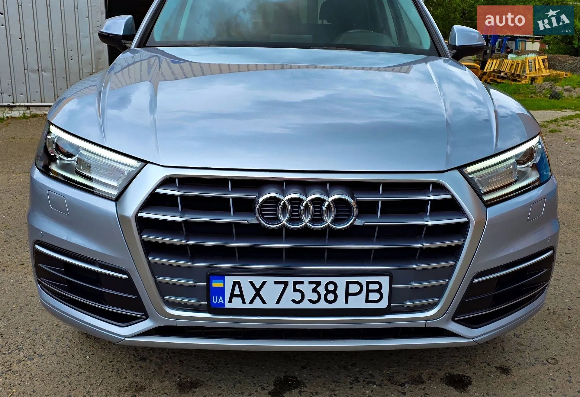 Audi Q5 2018 VIN WA1ANAFY0J2207500 фото оголошення 4 з 41