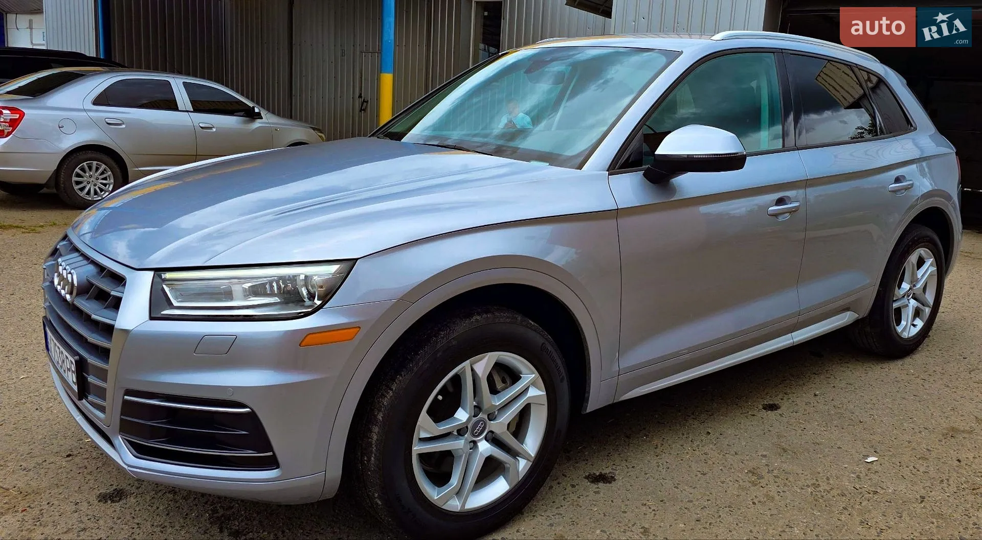 Audi Q5 2018 VIN WA1ANAFY0J2207500 фото оголошення 10 з 41