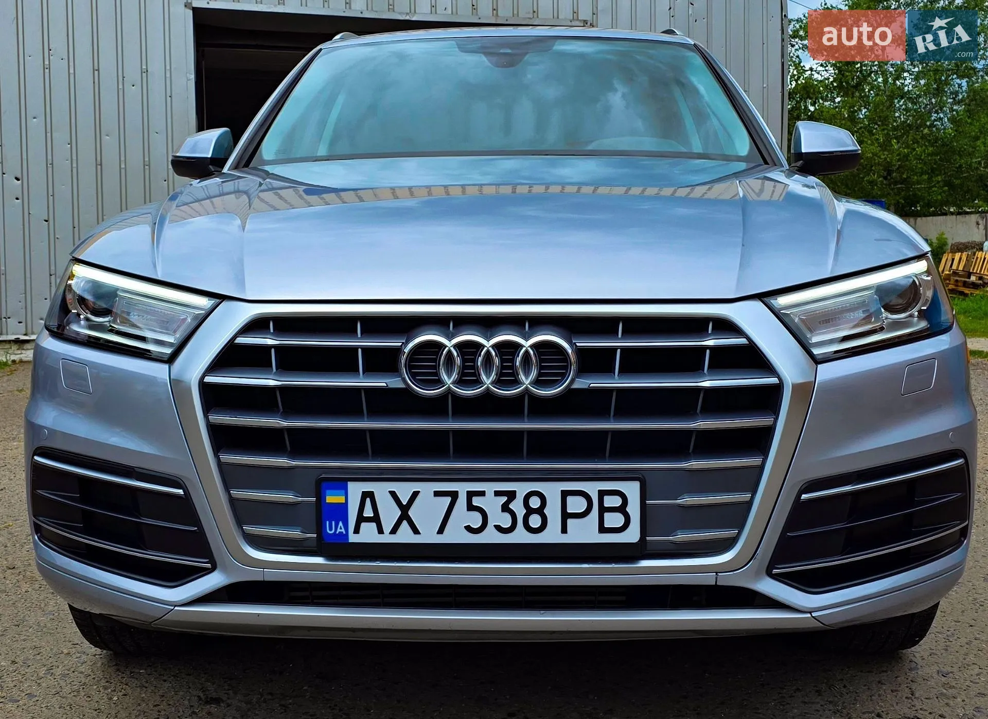 Audi Q5 2018 VIN WA1ANAFY0J2207500 фото оголошення 5 з 41