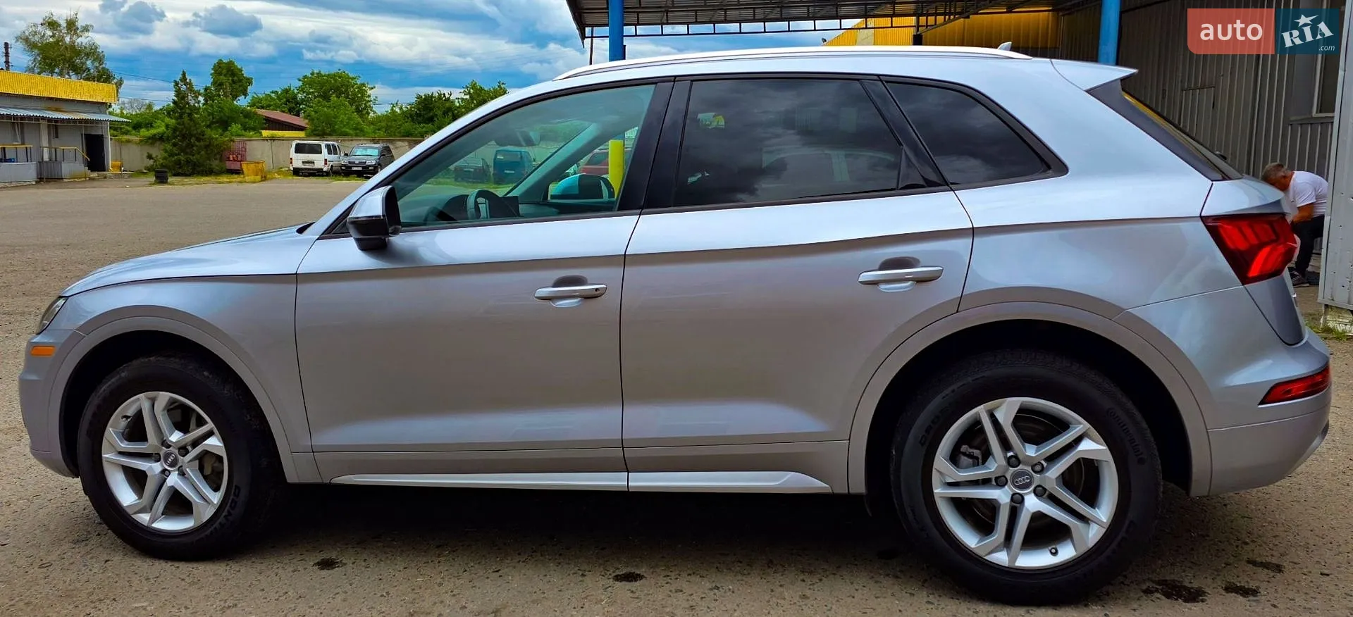 Audi Q5 2018 VIN WA1ANAFY0J2207500 фото оголошення 11 з 41