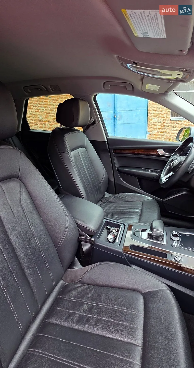 Audi Q5 2018 VIN WA1ANAFY0J2207500 фото оголошення 18 з 41