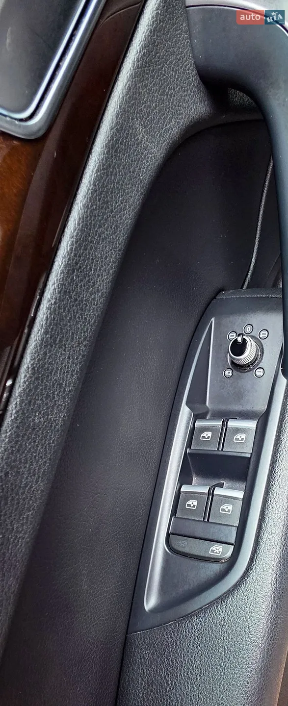 Audi Q5 2018 VIN WA1ANAFY0J2207500 фото оголошення 24 з 41