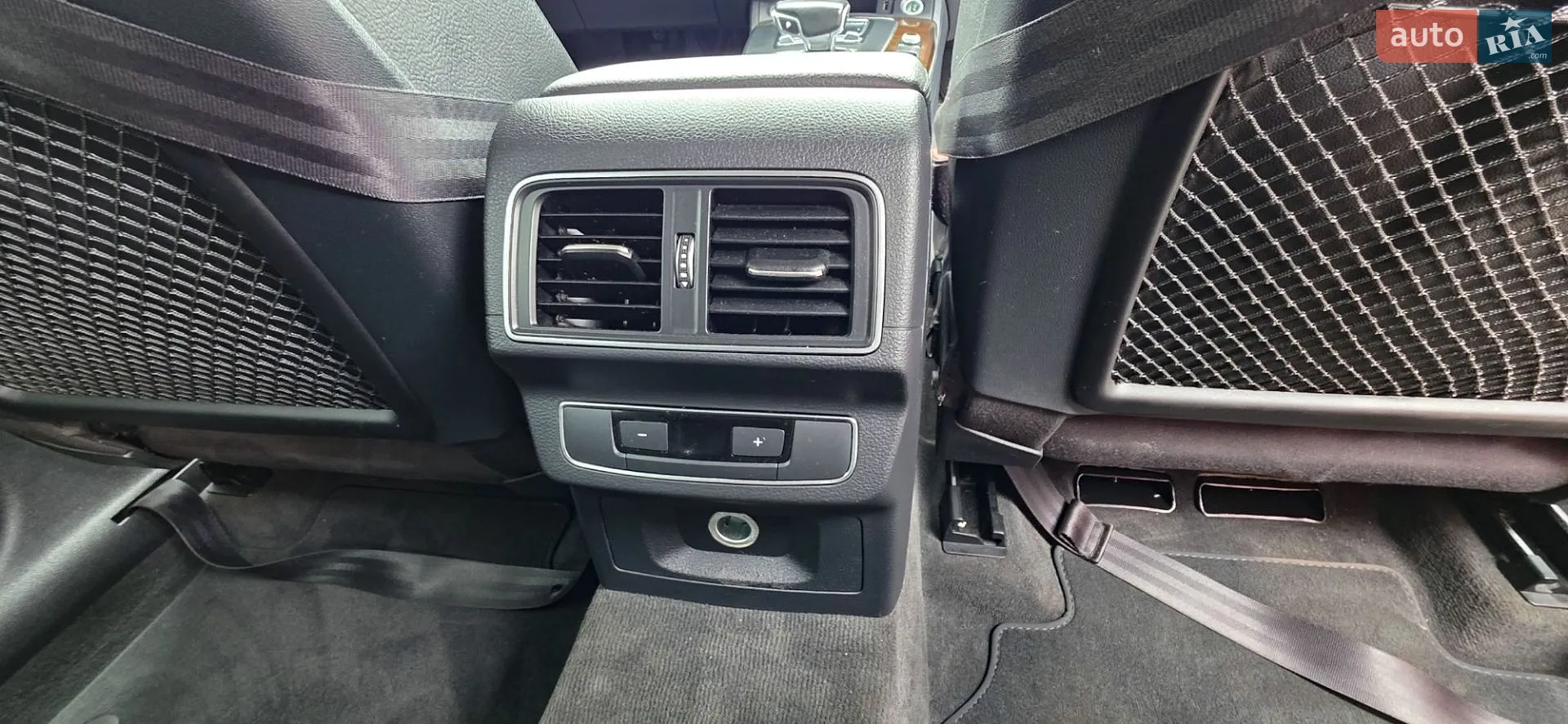 Audi Q5 2018 VIN WA1ANAFY0J2207500 фото оголошення 32 з 41