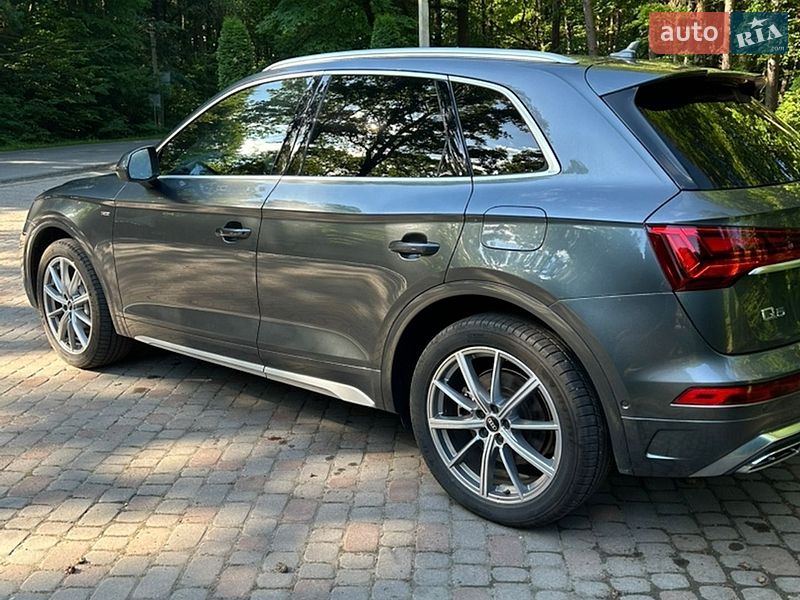 Позашляховик / Кросовер Audi Q5 2021 в Львові