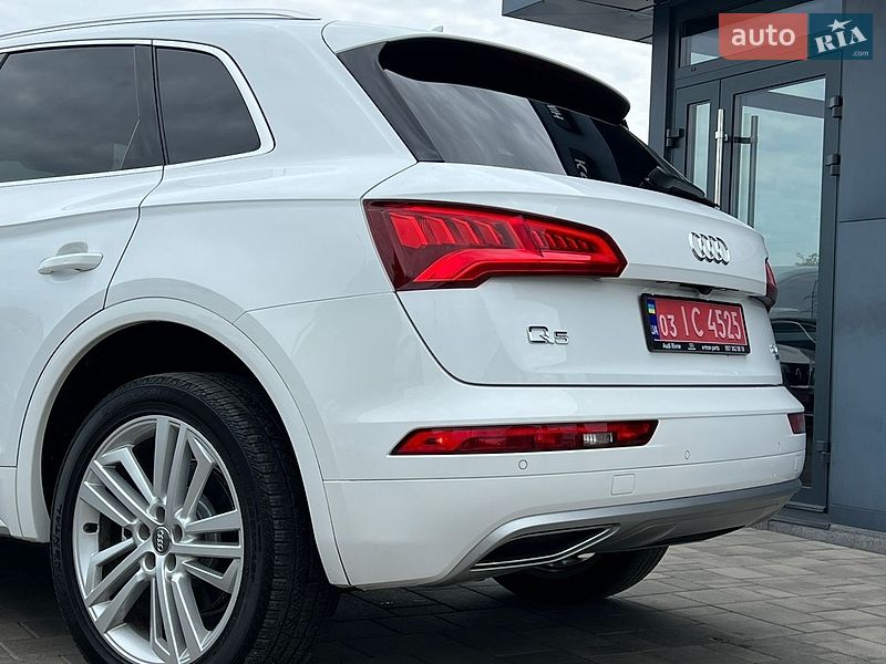 Внедорожник / Кроссовер Audi Q5 2018 в Ровно