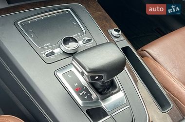 Внедорожник / Кроссовер Audi Q5 2018 в Ровно