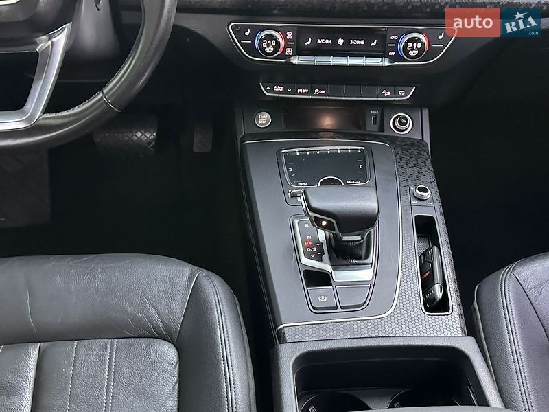 Позашляховик / Кросовер Audi Q5 2018 в Дніпрі