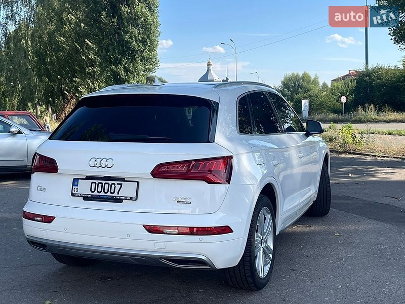 Позашляховик / Кросовер Audi Q5 2018 в Чернігові