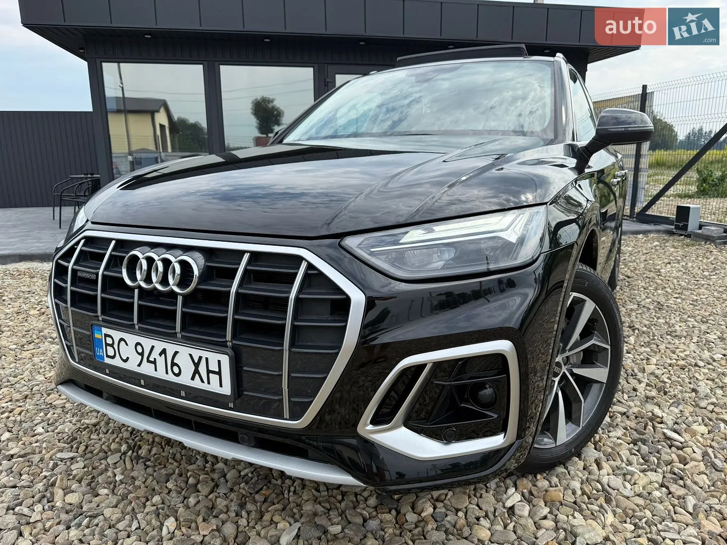 Audi Q5 2021 VIN WA1AAAFY7M2118488 фото оголошення 17 з 111