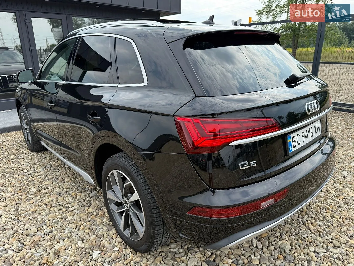 Audi Q5 2021 VIN WA1AAAFY7M2118488 фото оголошення 35 з 111