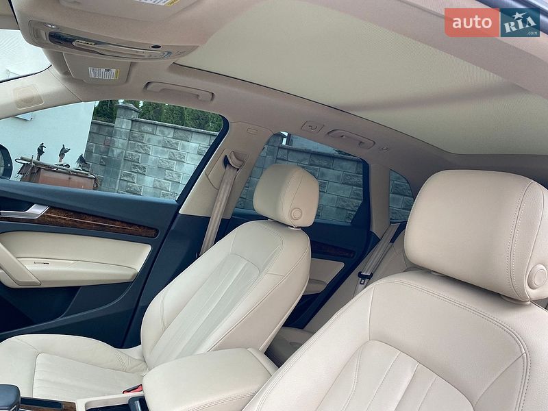Внедорожник / Кроссовер Audi Q5 2017 в Ровно