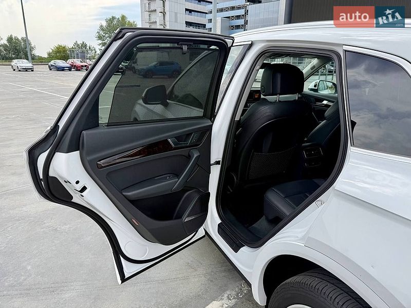 Позашляховик / Кросовер Audi Q5 2017 в Києві