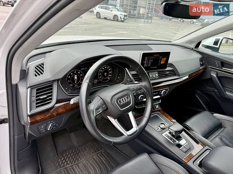 Позашляховик / Кросовер Audi Q5 2017 в Києві