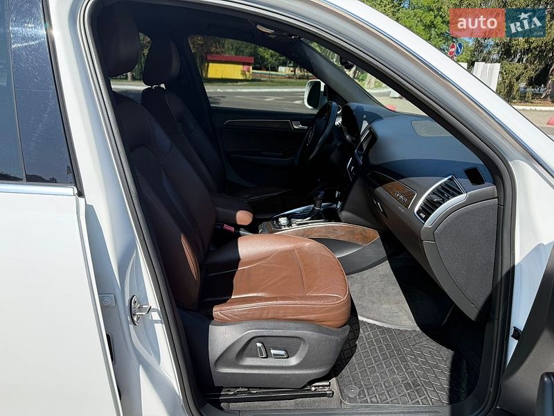 Позашляховик / Кросовер Audi Q5 2015 в Луцьку