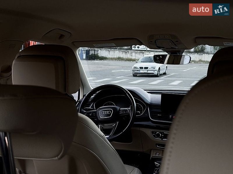 Внедорожник / Кроссовер Audi Q5 2018 в Петропавловской Борщаговке