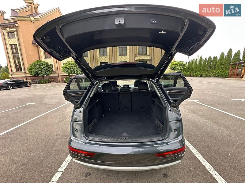 Позашляховик / Кросовер Audi Q5 2018 в Києві