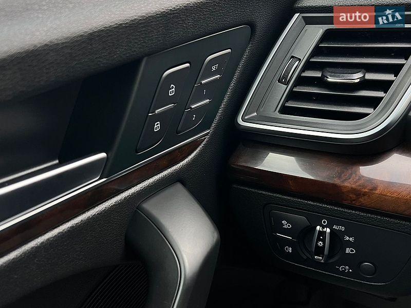 Внедорожник / Кроссовер Audi Q5 2017 в Львове