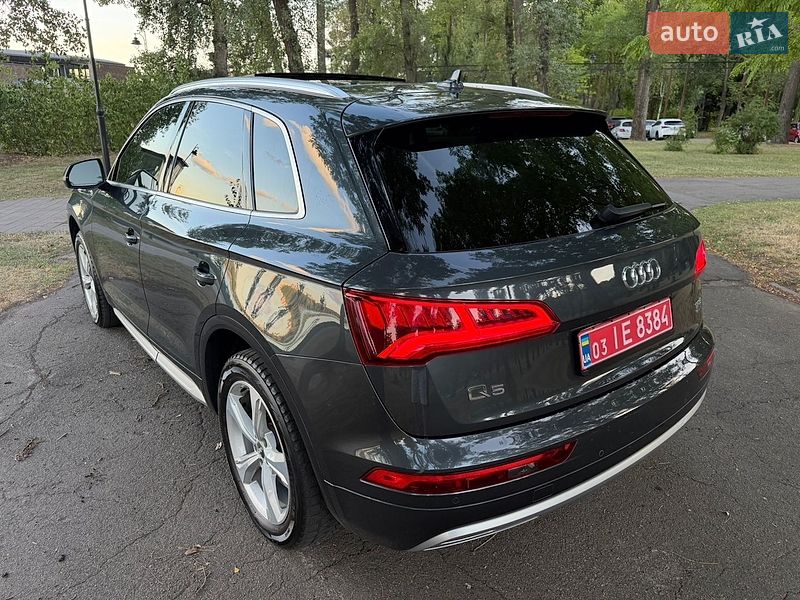 Внедорожник / Кроссовер Audi Q5 2018 в Киеве