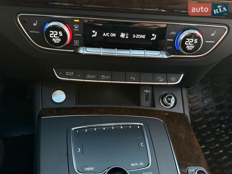 Позашляховик / Кросовер Audi Q5 2020 в Києві