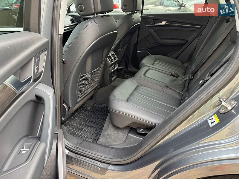Внедорожник / Кроссовер Audi Q5 2018 в Ровно
