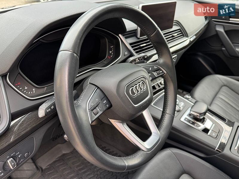 Внедорожник / Кроссовер Audi Q5 2018 в Ровно