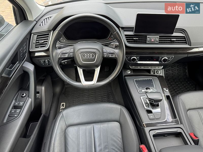 Внедорожник / Кроссовер Audi Q5 2018 в Ровно