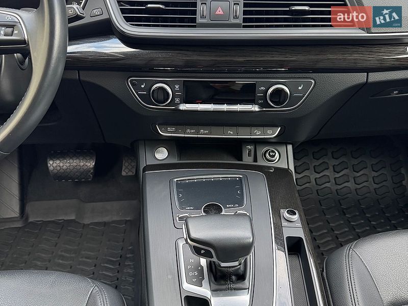 Внедорожник / Кроссовер Audi Q5 2018 в Ровно