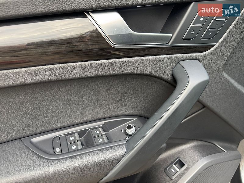 Внедорожник / Кроссовер Audi Q5 2018 в Ровно