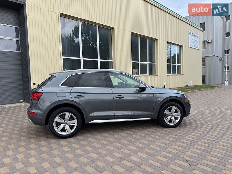 Внедорожник / Кроссовер Audi Q5 2018 в Ровно