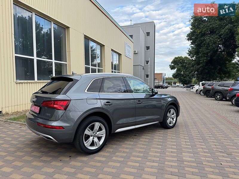 Внедорожник / Кроссовер Audi Q5 2018 в Ровно