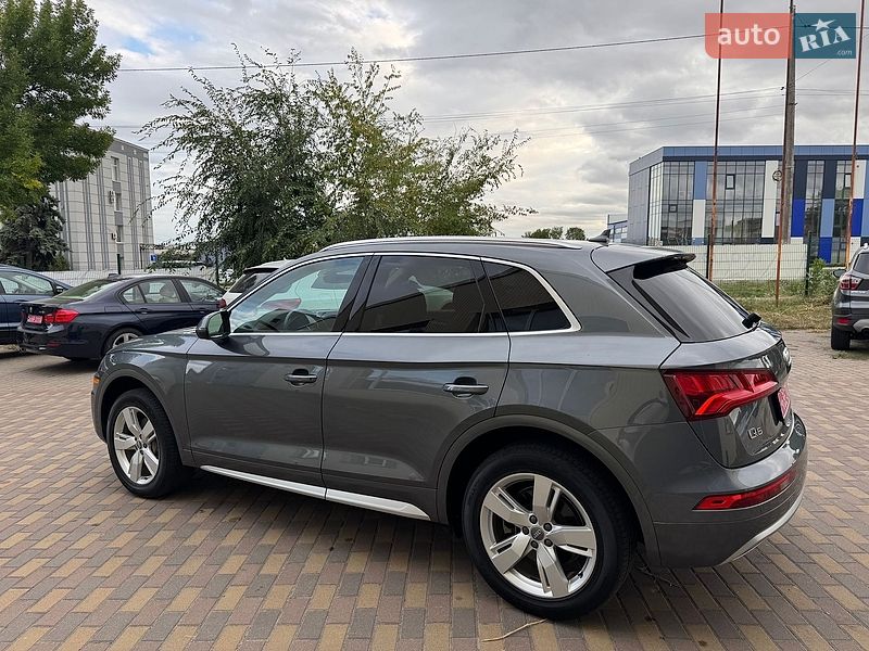 Внедорожник / Кроссовер Audi Q5 2018 в Ровно