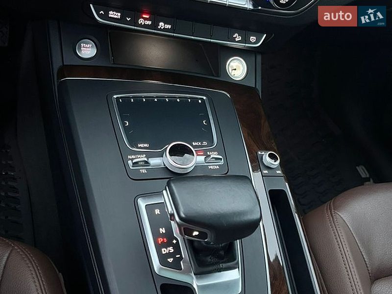 Внедорожник / Кроссовер Audi Q5 2017 в Ровно