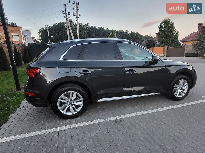Позашляховик / Кросовер Audi Q5 2019 в Вінниці