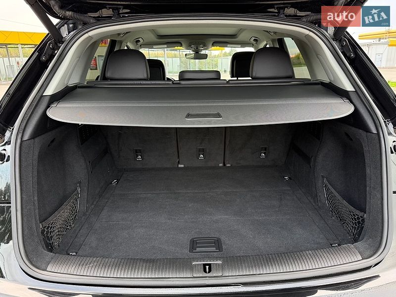 Позашляховик / Кросовер Audi Q5 2018 в Луцьку