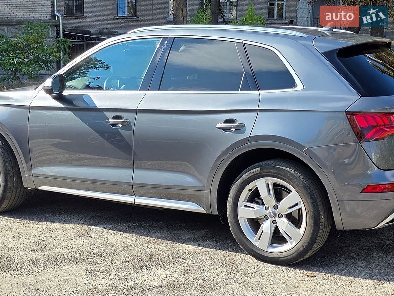 Позашляховик / Кросовер Audi Q5 2018 в Києві