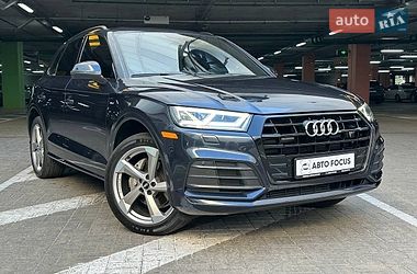 Позашляховик / Кросовер Audi Q5 2020 в Києві